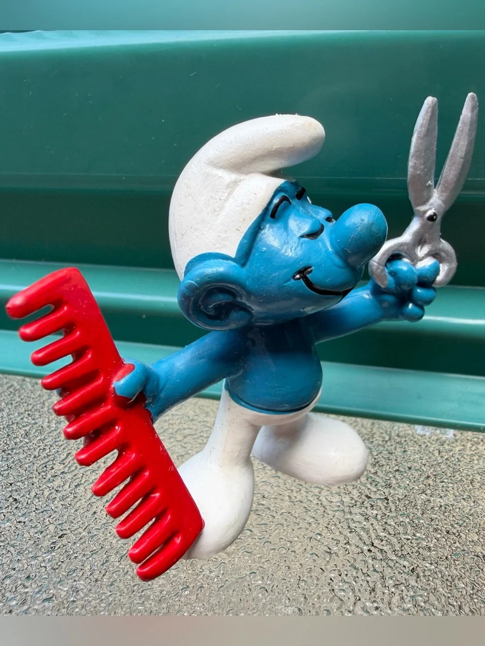 Vintage 20110 Hairdresser Smurf Barber Comb PEYO Schleich PVC Figurine 1979